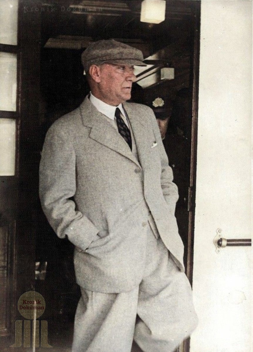 “Beni görmek demek, mutlaka yüzümü görmek değildir. Benim fikirlerimi, duygularımı anlıyorsanız ve hissediyorsanız bu yeterlidir.”

- Mustafa Kemal Atatürk