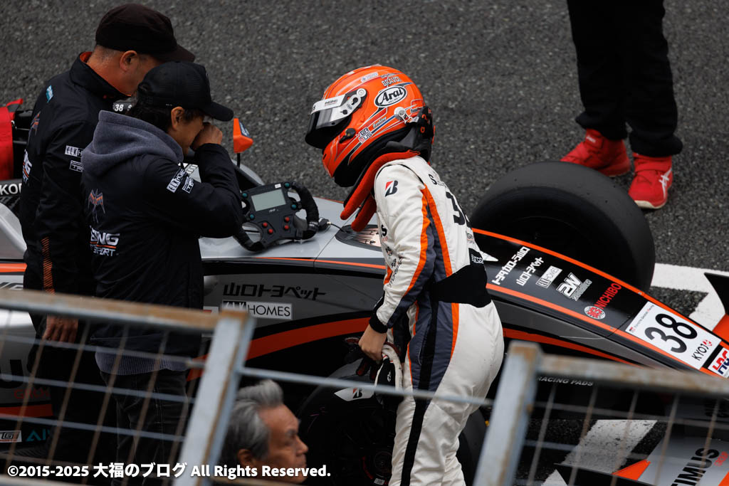 MSP_PiPi_san's tweet image. 昨日はKYOJO CUP Rd.5 Sprint観戦

9番グリッドから5位に躍進した佐藤こころ選手

今日は更なる飛躍を期待！