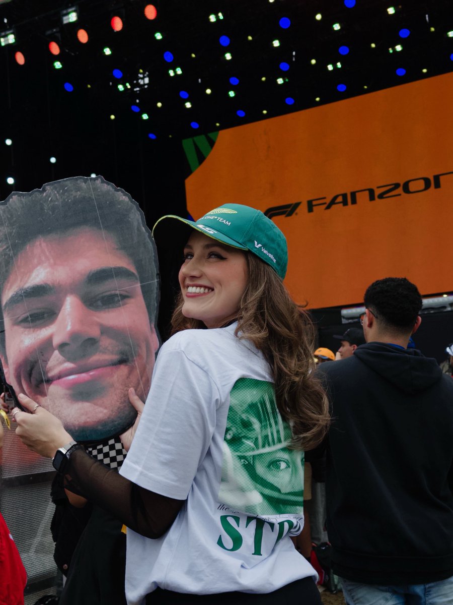 carolcval's tweet photo. tried everything, nothing worked! so i decided to redownload X in the hopes of getting someone’s attention hahaha @AstonMartinF1 i’m a HUGE fan of Stroll and I’ve been carrying around his huge face everyday! my only true wish is to get an autograph. can you help me out? https://t.co/pysYTHuYzU