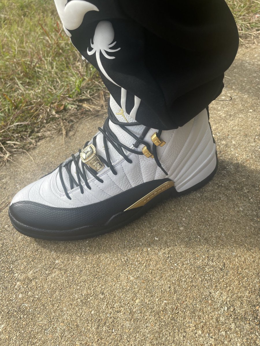 FocusedKicks's tweet image. Wearing my Royaltys just to go get my Taxis 🚕 💨
#kotd #yoursneakersaredope 
What yall wearing today?