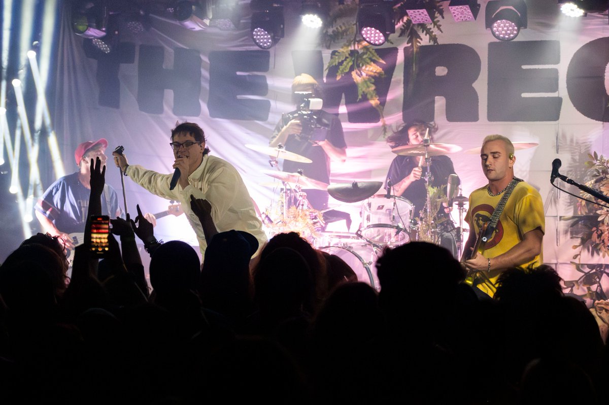 BlkSerpentPress's tweet photo. The Wrecks show New Jersey love at Asbury Park show 🤘❤
https://t.co/WPb30wNK98
📸: Jessica Xing https://t.co/eyNVZeeDQn