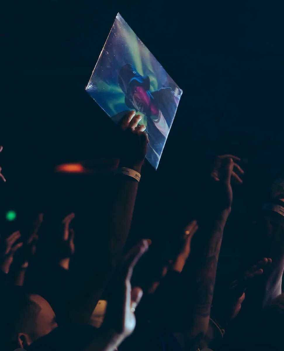 chancetherapper's tweet image. go check out my new “BACK TO THE GO” music video⭐️

youtu.be/RBO-EgqYCos?si…