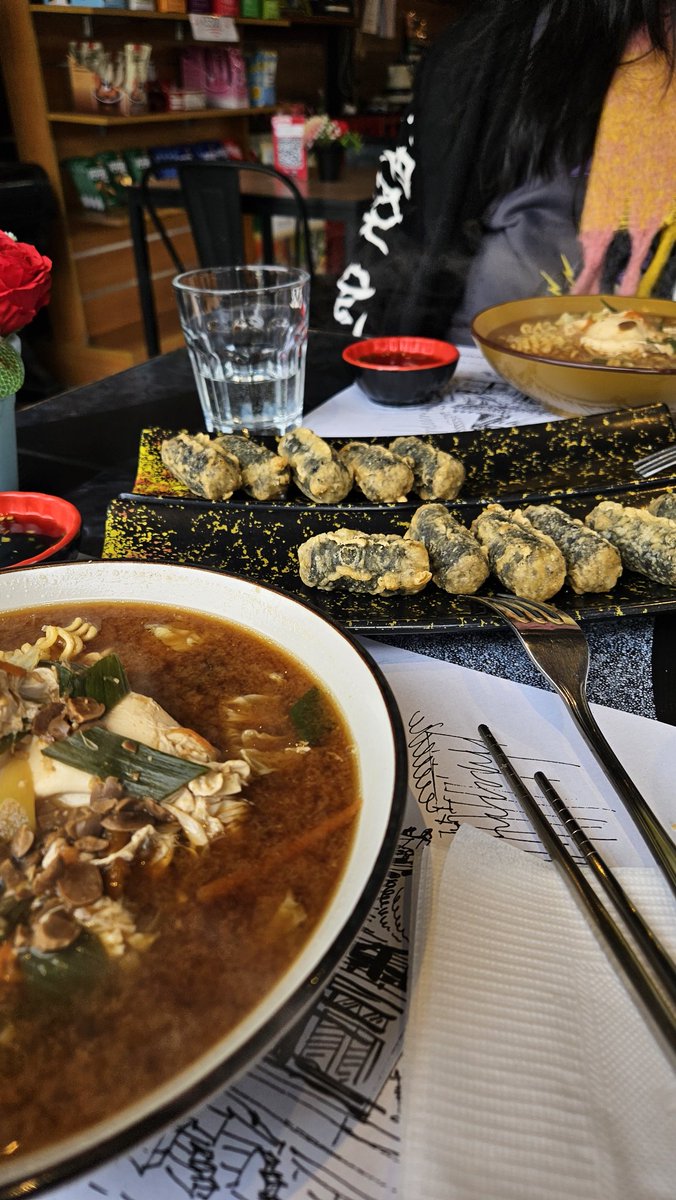 shadxwpjm's tweet image. life outside of twt