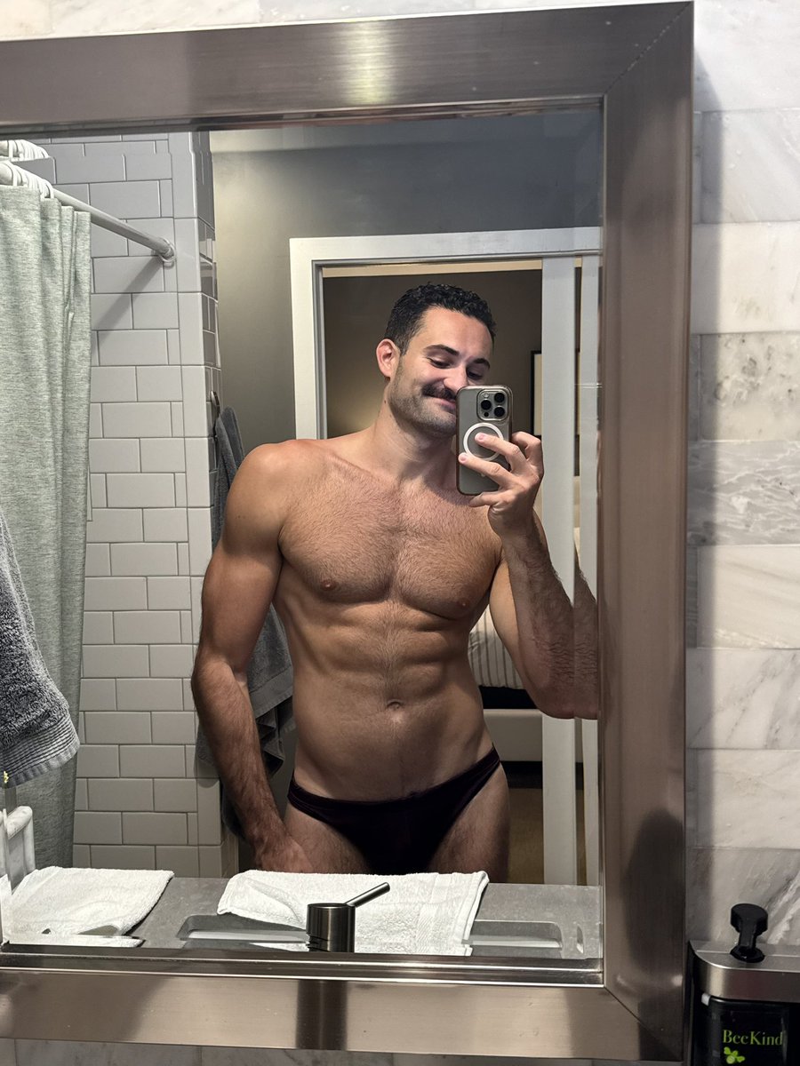 Michael Flinch tweet media