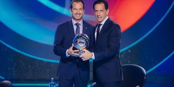 Nacional, Famalicão, Estoril, Braga, Alverca e agora...Santa Clara.

Jogos com erros graves e com influência no resultado. 

6 em 11.

Nível Apito Dourado.