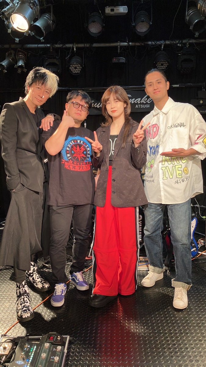 turkey696's tweet photo. 昨日は、ガチャリックスピンのはなちゃんのイベント『MUSIC Cafe hana Live』に参加させていただきました。はなちゃんとはドラム会で知り合ってからの付き合い。はなちゃんはドラムも上手いし、歌も声も最高に素敵で、あと、めちゃ可愛い😍サポメンのお二方もナイスガイで演奏楽しめました。感謝！！ https://t.co/WUBED5Eabk