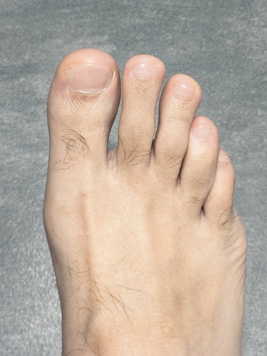 Feetfirst01 tweet picture