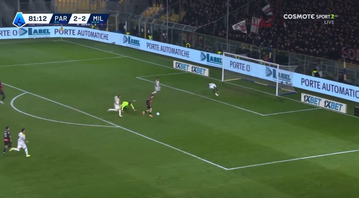 Partito forte con doppio vantaggio,
il Milan d'un tratto parve sì smarrito,
che cede la memoria a tanto oltraggio
e già non mi par vero come si è fallito
sì tanti gol da chi si credea Baggio
ma rischia esser un quadro non finito

#ParmaMilan