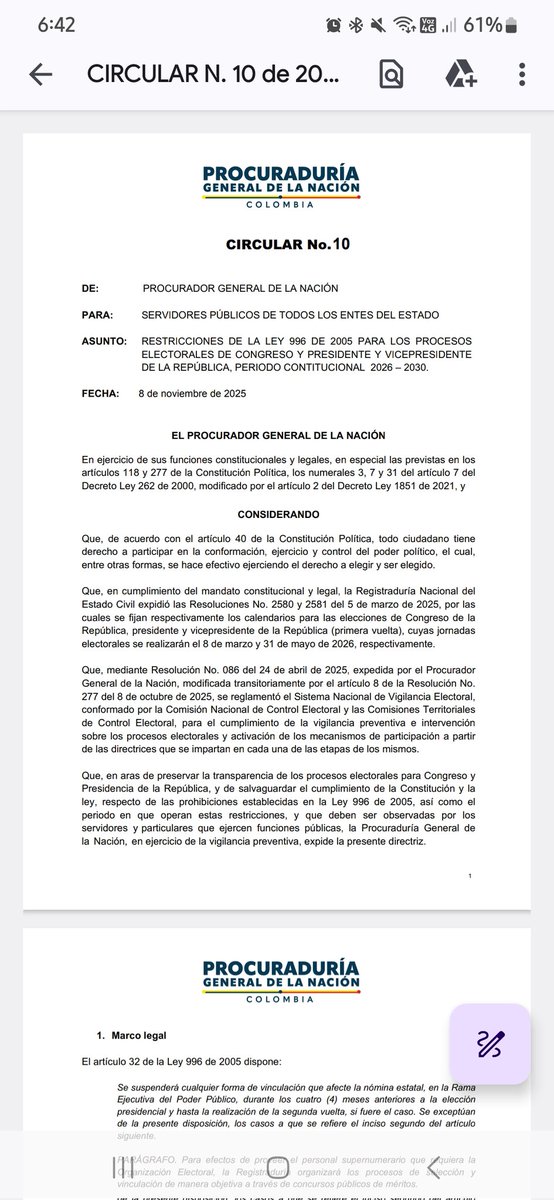divulgajuridica's tweet photo. 📄🔍 ¿De qué trata la Circular No. 10 de la Procuraduría General de la Nación?

La Procuraduría General de la Nación expidió la Circular No. 10 del 8 de noviembre de 2025, dirigida a todos los servidores públicos del Estado.

Su propósito es recordar y advertir sobre las restricciones de la Ley 996 de 2005 (Ley de Garantías Electorales) 🗳️ aplicables durante los procesos electorales de Congreso y de Presidente/Vicepresidente para el periodo constitucional 2026–2030.

---

✅ Puntos clave de la circular

1. 📌 Restricciones para servidores públicos
La circular explica cuáles son las prohibiciones y limitaciones que deben cumplir los servidores públicos y particulares que ejercen funciones públicas durante el periodo preelectoral.

2. ⏳ Inicio de restricciones
Se basa en las resoluciones de la Registraduría Nacional, que fijaron los calendarios para las elecciones del 2026.
La Ley de Garantías aplica cuatro meses antes de la elección presidencial y rige hasta la segunda vuelta (si la hay).

3. 👀 Vigilancia preventiva de la Procuraduría
La Procuraduría anuncia que ejercerá vigilancia preventiva para garantizar que no se violen las prohibiciones durante este periodo.

4. ⚖️ Fundamentación legal
Recuerda el marco constitucional y legal que faculta al Procurador General para emitir este tipo de directrices (artículos 118 y 277 de la Constitución; Decreto Ley 262 de 2000).

---

🎯 En resumen

La circular advierte a todos los servidores públicos sobre lo que sí y no pueden hacer durante el año electoral 2026, especialmente en materia de contratación, participación política y manejo de recursos públicos.

Su objetivo es proteger la transparencia, imparcialidad y legalidad del proceso electoral ✅
