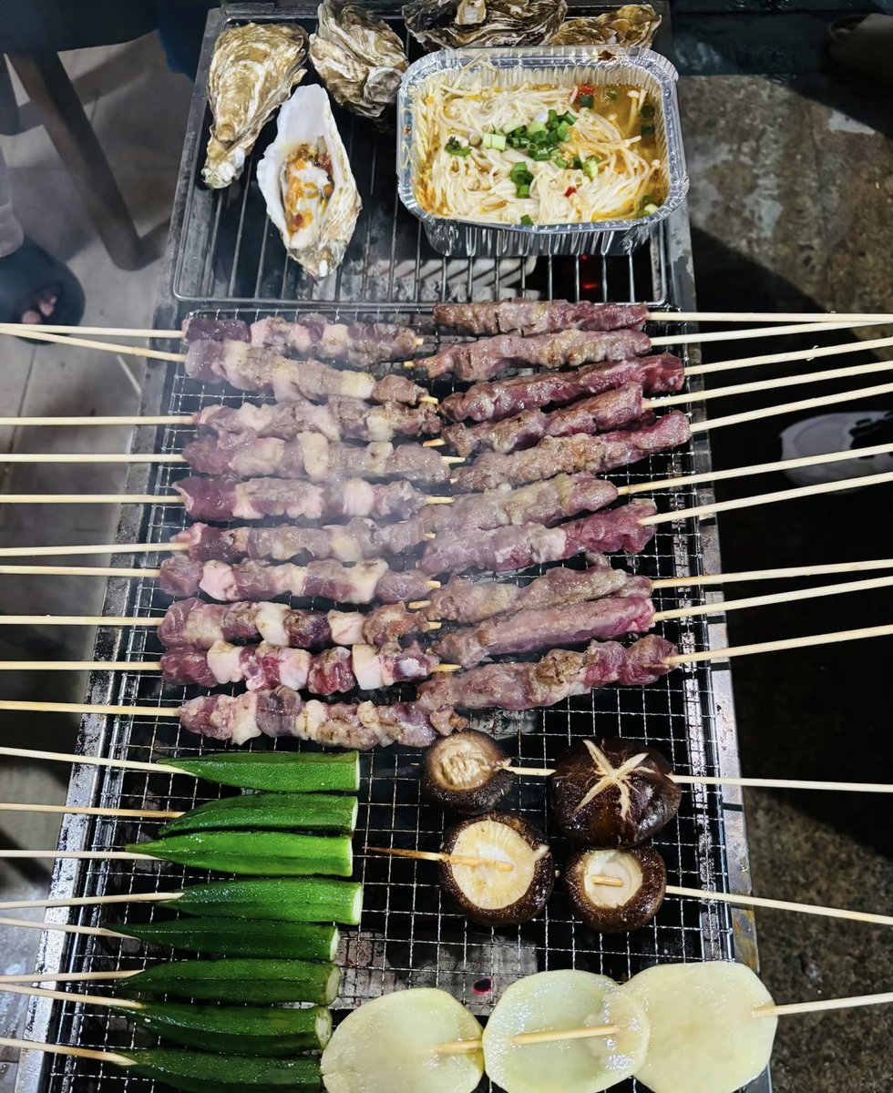 红杏微墙 tweet media