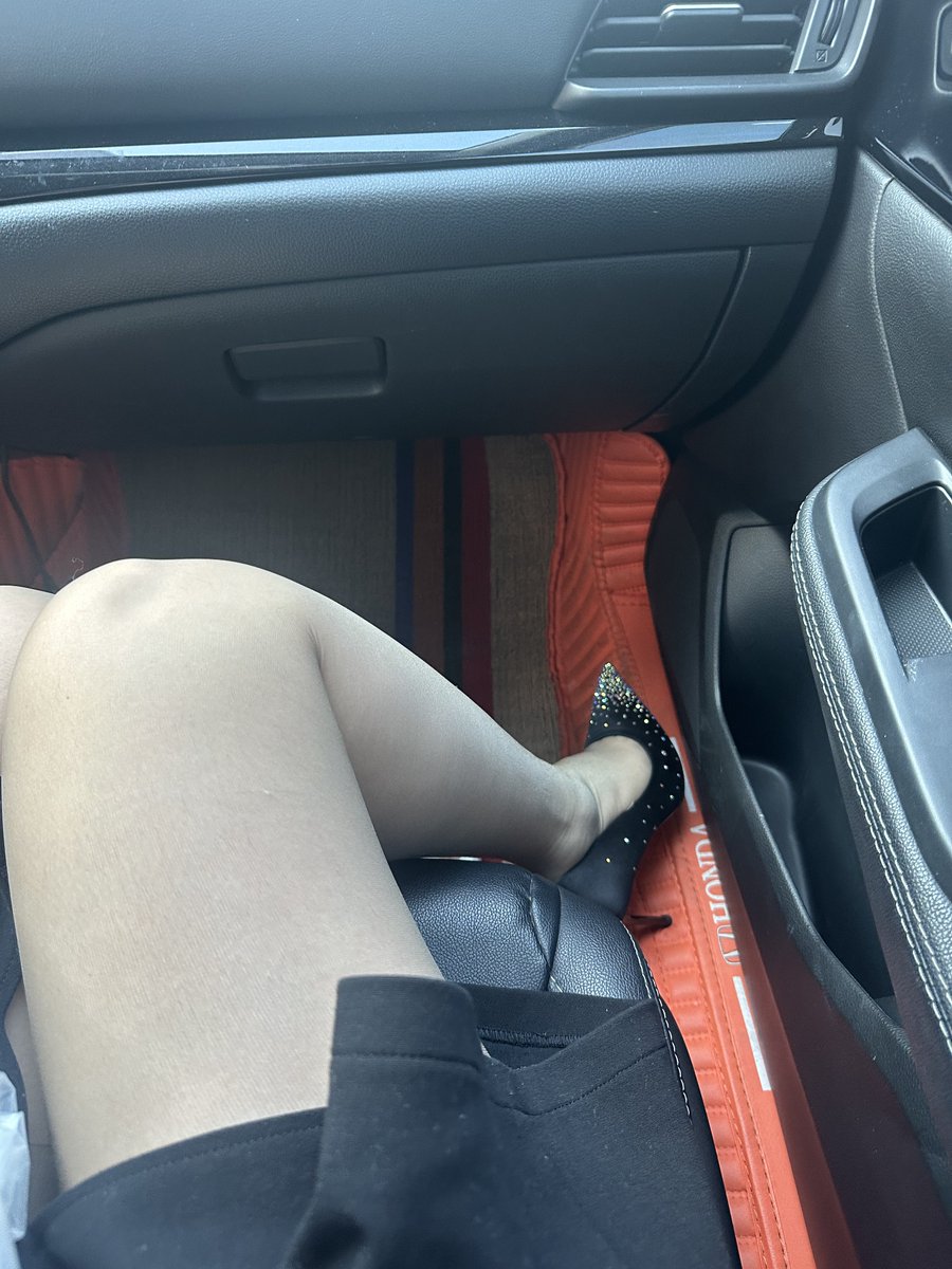 红杏微墙 tweet media