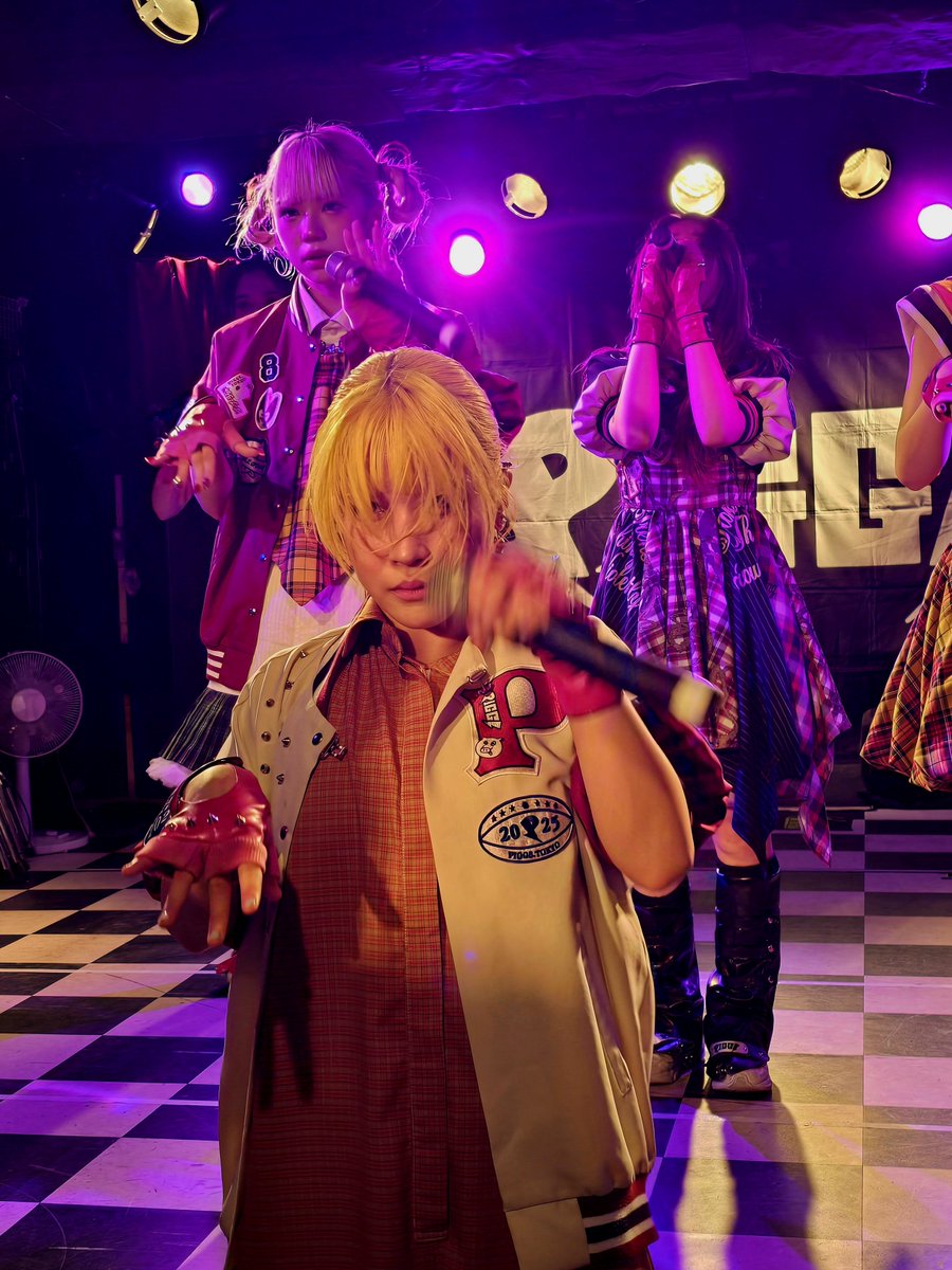 QueseRamenPGGS's tweet image. 2025.11.8 SUSUKINO810
普段のおしゃべりとのギャップがエグい…
#PIGGS #SURING 
#BANGAGONGTOUR