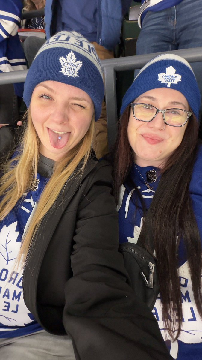 FanalystSteph's tweet image. WE HEREEEEEE #LeafsForever