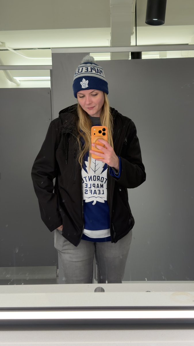 FanalystSteph's tweet image. WE HEREEEEEE #LeafsForever
