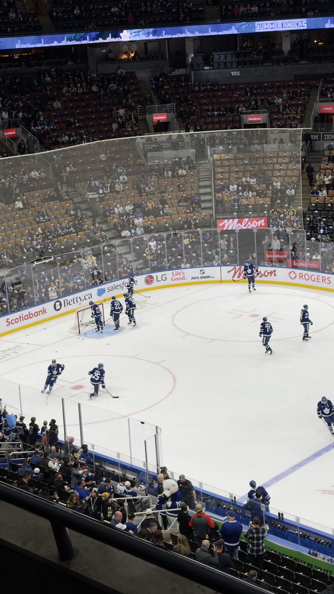 FanalystSteph's tweet image. WE HEREEEEEE #LeafsForever