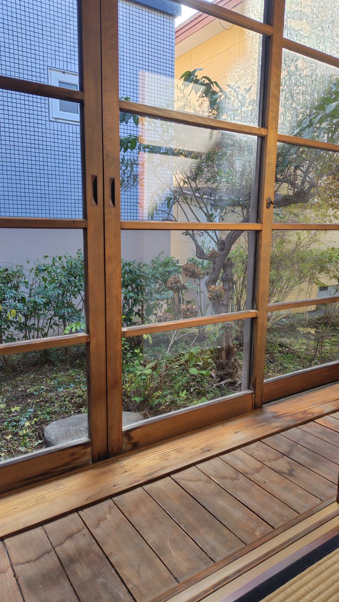 penkuma_mmm's tweet photo. 旧五十嵐家行ってきました
滅茶苦茶…滅茶苦茶良かったので古い建築物お好きな方には是非におすすめしたい…今年はなんと今日までの公開だそう
見学の際はゼッタイ解説ご依頼した方が良いです
昨日今日とパンの販売もあります(美味かった) https://t.co/tUnqBmpK9G