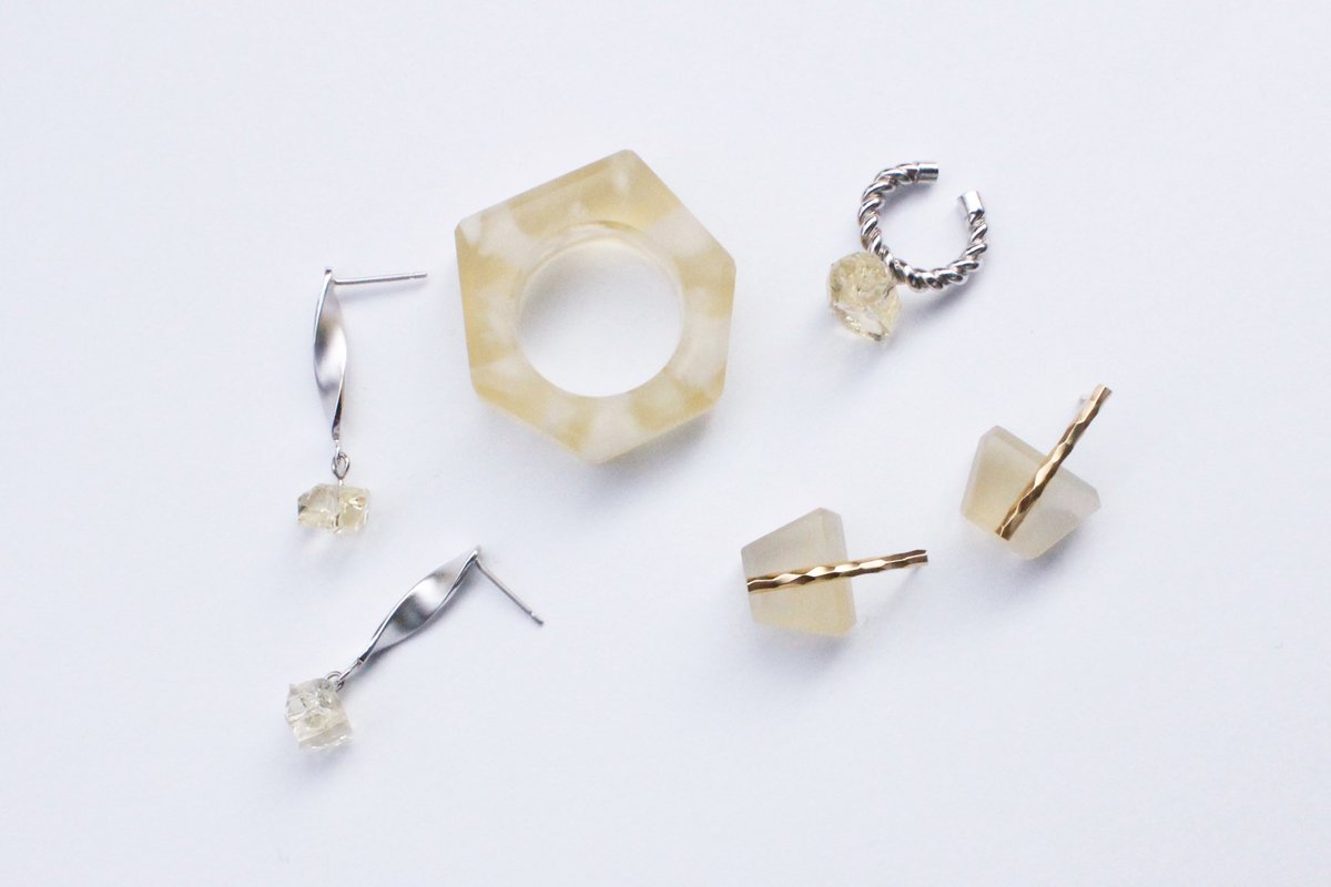 ON glass jewelry FRAGMENT clear ピアス 未使用】on glass jewelry