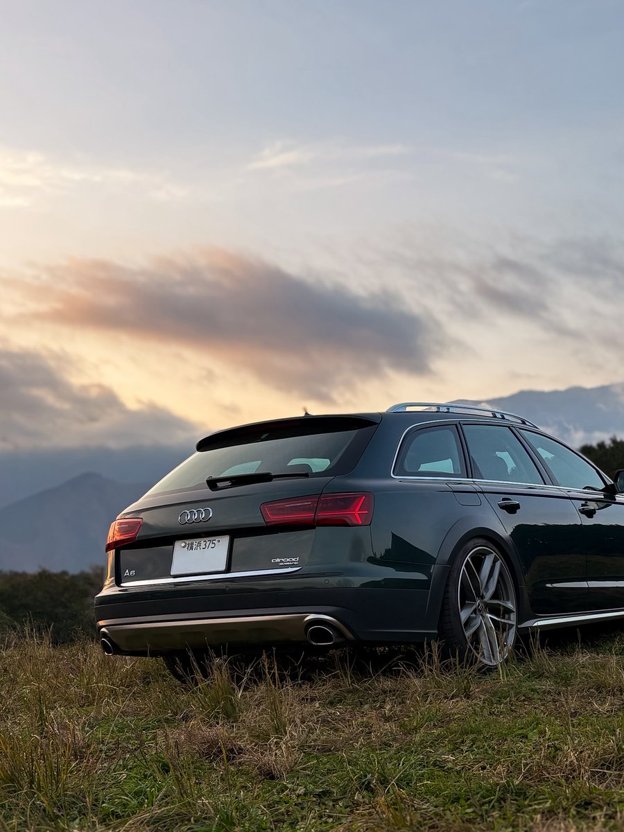 kiyochandattayo's tweet image. 毛無山とallroad
ゴットランドグリーンに映る夕焼け