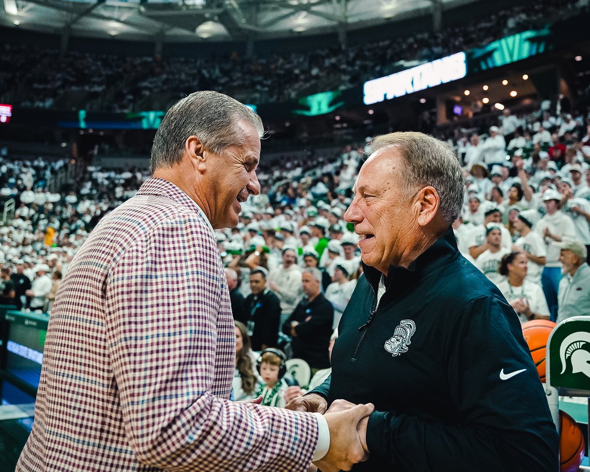 RazorbackMBB's tweet image. Two legends 🤝