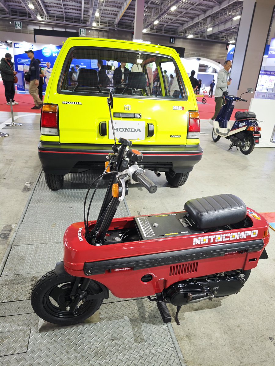 ペン 世界初】ホンダ シティからモトコンポが飛び出す レトロな