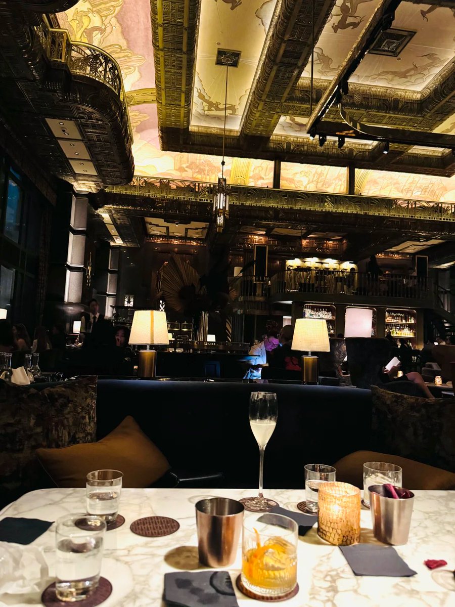 CherryMiuv's tweet image. A swirl of orange peel, bubbles rising, history and a touch of intoxication intertwine here.

What's your favorite vintage cocktail?

#ArtDeco #VintageBar #TipsyMoment #OldStyleWhiskey