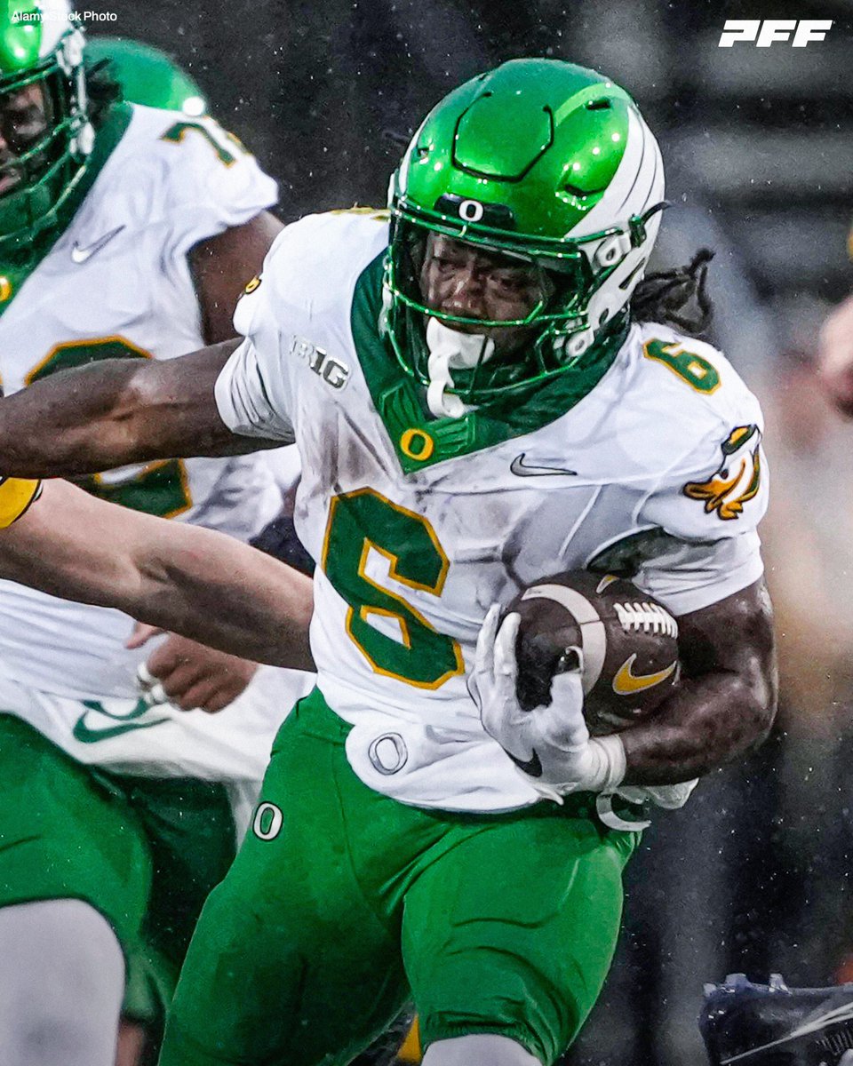 PFF_College's tweet photo. Oregon's Run Game vs Iowa:

🦆 36 ATT
🦆 261 YDS
🦆 7.2 YPC
🦆 1 TD

@oregonfootball https://t.co/rpBmWUXTU1