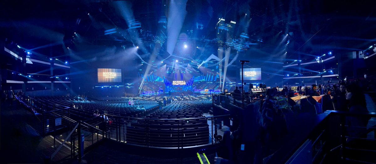 One hour to showtime! 🎶🎤🎼🕺🏼💃✨ #RockAndRollHallOfFame #Soundgarden #Cornell #induction #rockhall2025 <a href="/rockhall/">Rock & Roll Hall of Fame</a>