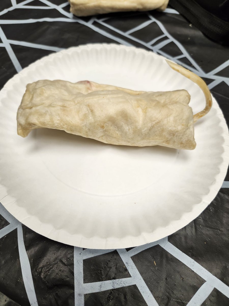 Oh hell nah taco bell just served me the rat burrito