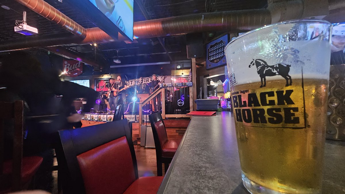 Funny, this top 40 cover band opens with "another Saturday night and I ain't got nobody"  x3