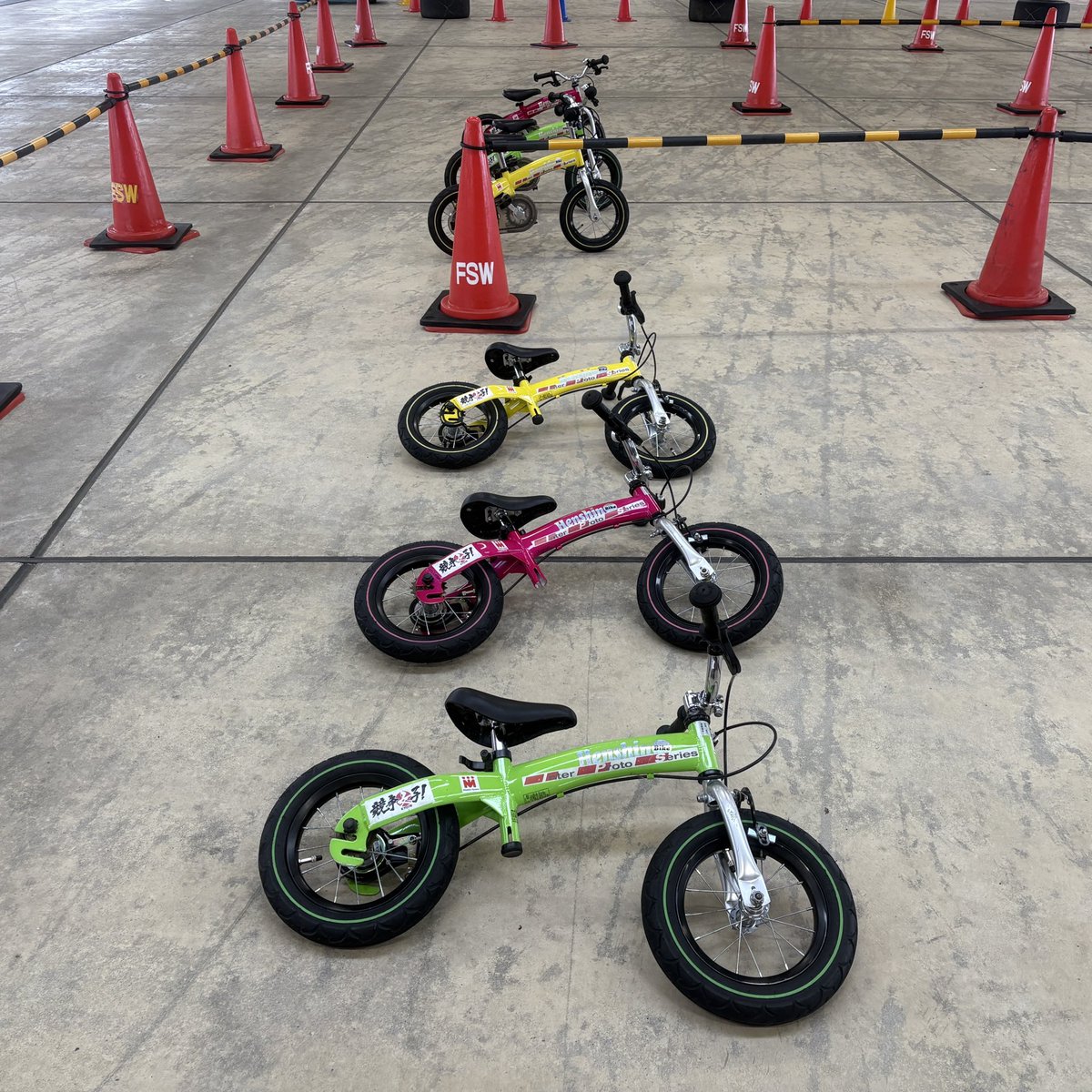 Gotemba_MSC's tweet photo. アメブロを投稿しました。
『【へんしんバイク設営完了‼️】』
#アメブロ #モータースポーツ
 https://t.co/hJpbhChOR6 https://t.co/WHUO86pnqi