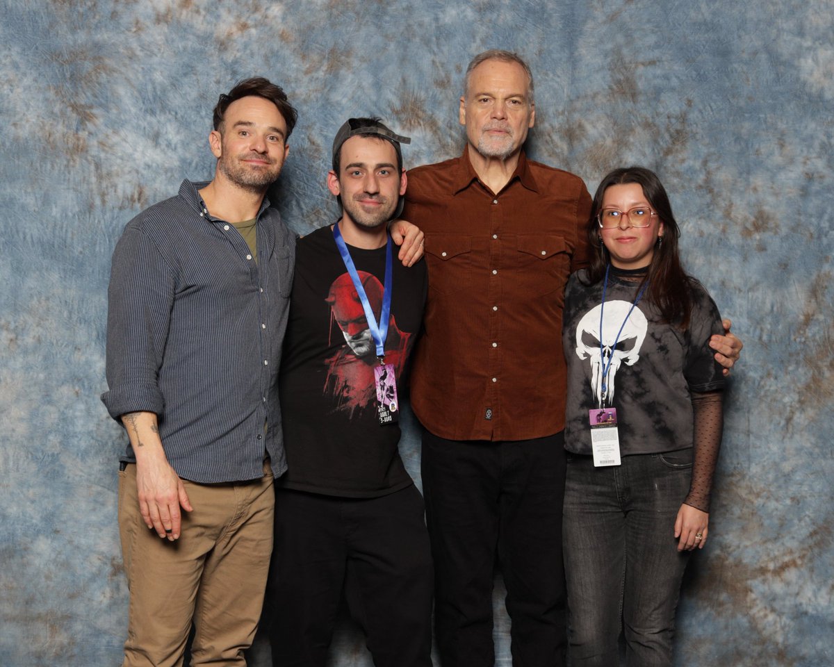 AlexWalason's tweet image. We met Charlie Cox and Vincent D&apos;Onofrio today at @ricomiccon!! A tremendous honor. @vincentdonofrio  #Daredevil #DaredevilBornAgain @Daredevil