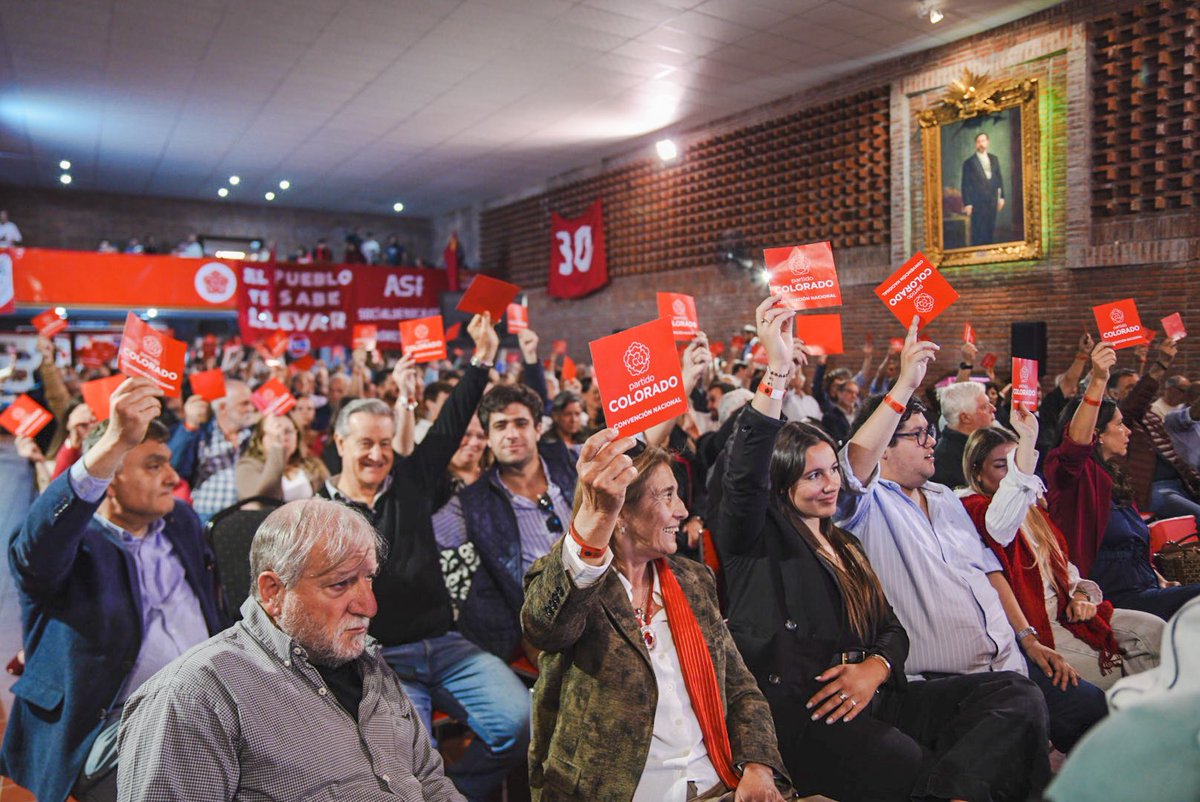 🔴 Se llevó a cabo una nueva Convención Nacional del Partido Colorado. Un espacio de escucha, diálogo y decisión que ratifica la importancia de la participación activa y comprometida.