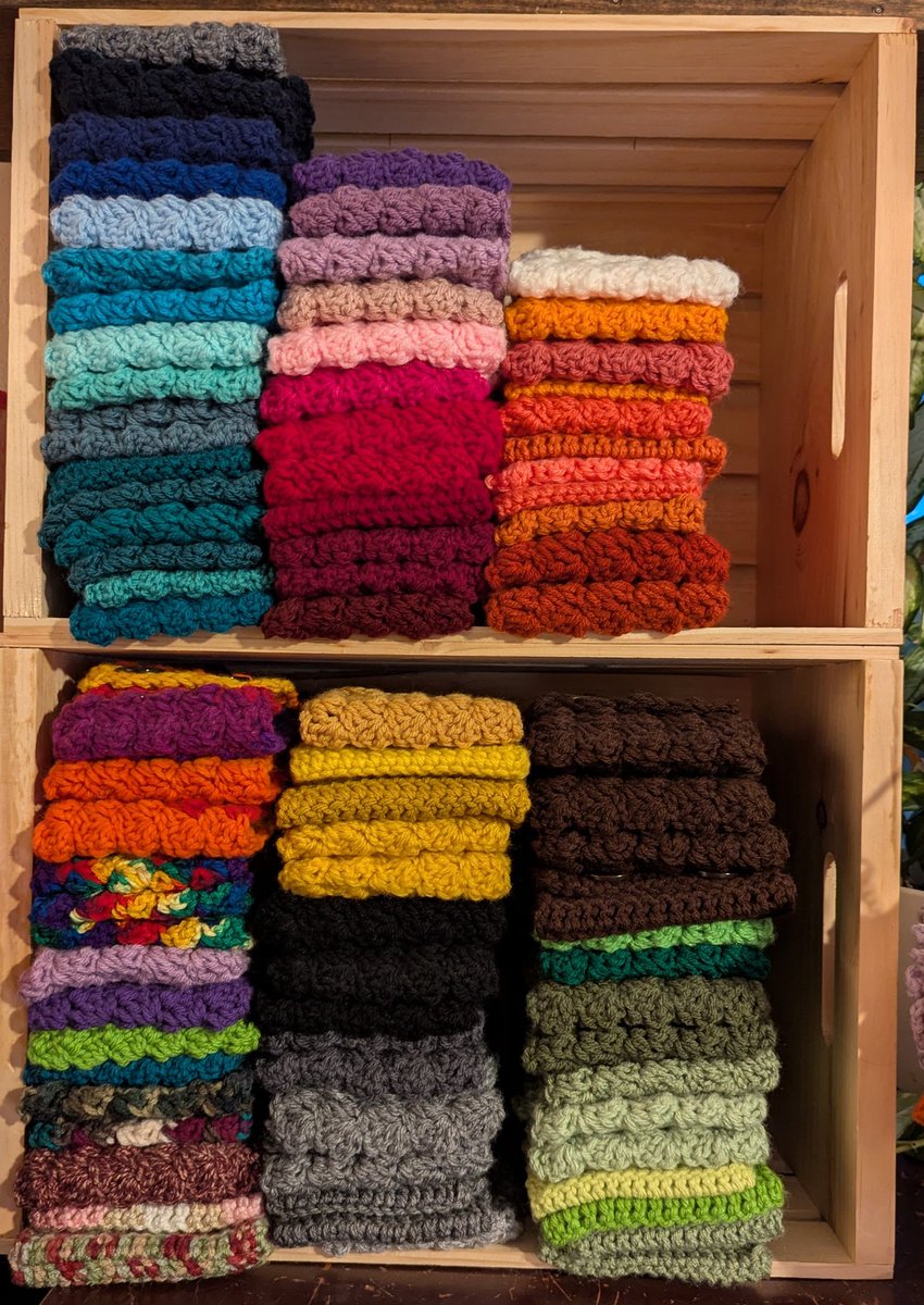 dfteach's tweet image. It&apos;s getting colder! Anyone need ear warmers?
$10 each 

$4 postage per lower 48 US address no matter how many you order

#crochet #sidehustle #supportateacher