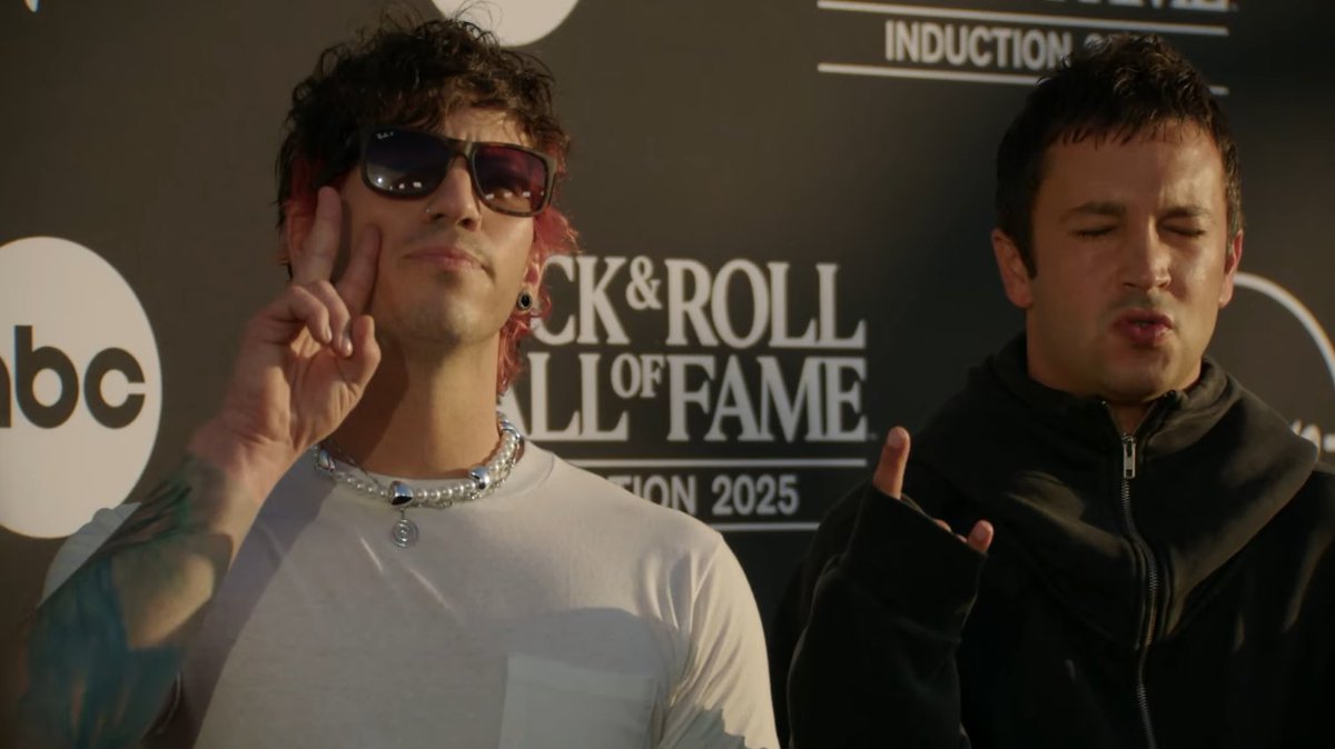 dmaorg_updates's tweet image. Tyler &amp;amp; Josh on the red carpet tonight!!