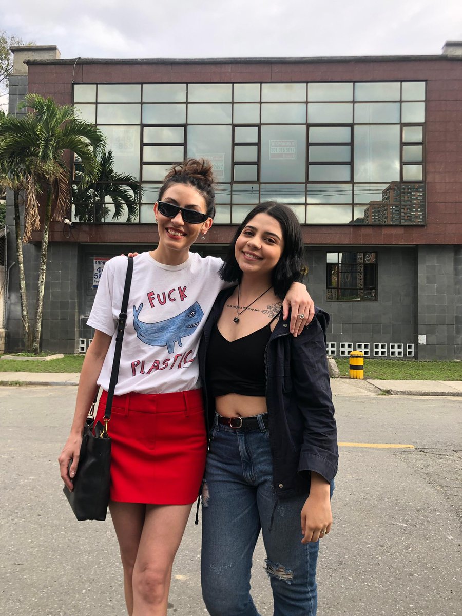 lalunadeleche's tweet photo. @danielaspalla Dani, hace dos años te vi en Medellín y te regalé unas almojábanas, te veo de nuevo hoy en Medellín, sería genial poder saludarte de nuevo hoy 🥹 https://t.co/eI7Z8152oQ
