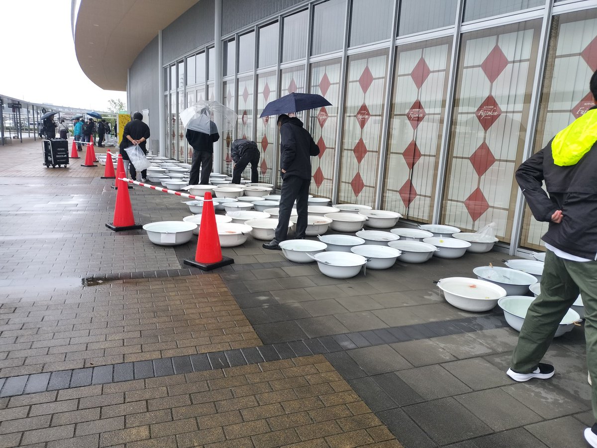 ankakeudon2's tweet photo. 今年も金魚フェス😊✨
毎年天気悪いなぁー😥 https://t.co/0ZgPRhR0S7