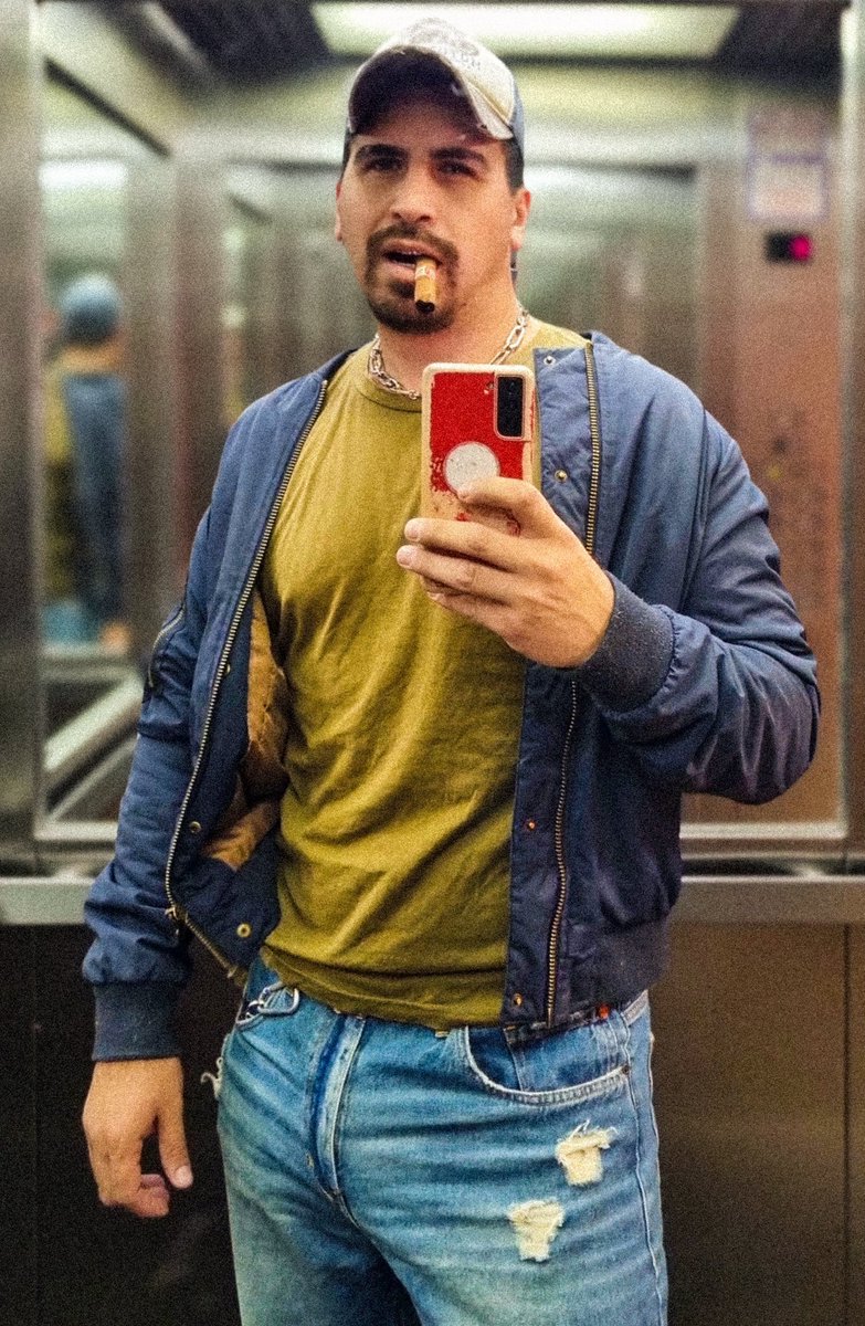 Yendo a culiarme a tu papá.