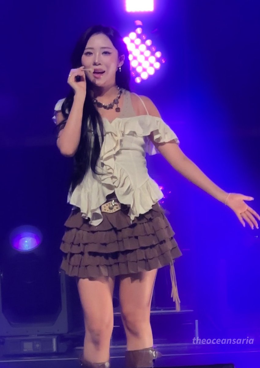 theoceansaria's tweet photo. 251028 - Final US Concert

#도시 #Dosie #PURPLE_KISS #퍼플키스 
 #A_Violet_to_Remember #PURPLE_KISS_2025_TOUR 
#SANJOSE https://t.co/ErqzisXPSE