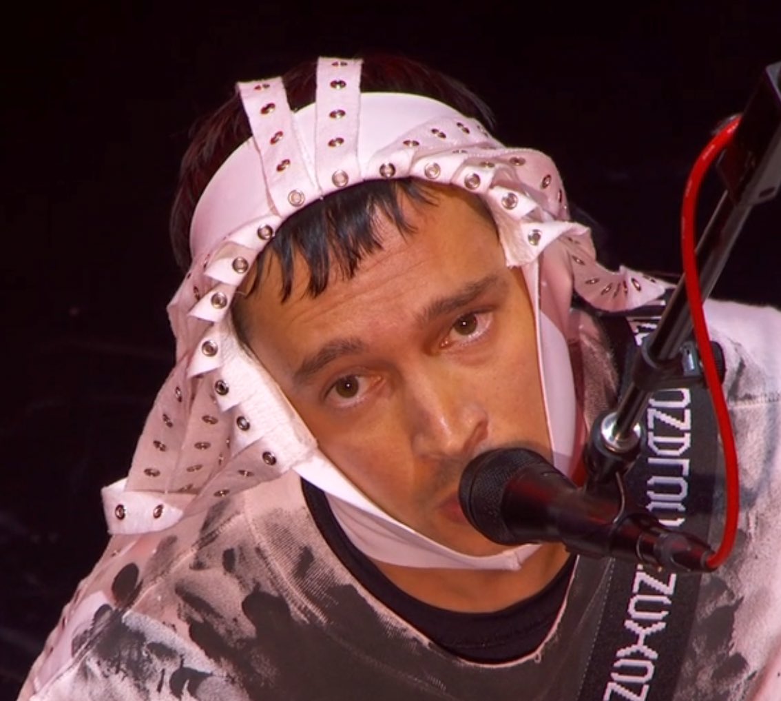 pilotsthinker's tweet photo. twenty one pilots vs doing anything to ward off the general public https://t.co/ed58Sh7OsE