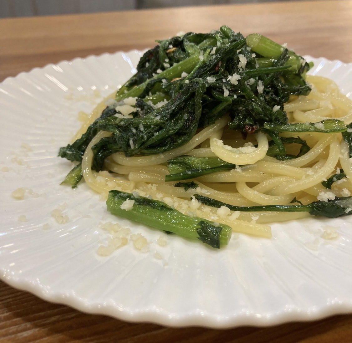 ryotuk's tweet photo. @kazue_shouji_mj バターソテー美味しいです。オイル系のパスタのメインにするのも大好きです。春菊のアーリオオーリオみたいな。 https://t.co/WSkfQFV4fV