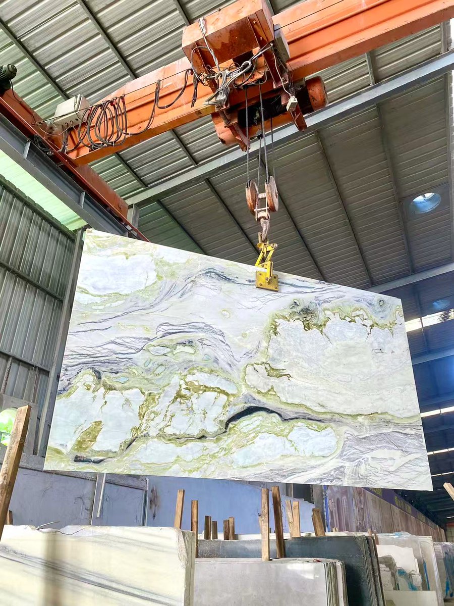 ShuJustyne's tweet image. My client in Calgary: "10mm porcelain slabs don't exist here" 
Every supplier: "30mm minimum" 
ChatGPT: "Not available in Canada" 

Me, who just shipped 10mm to Australia: 👁️👄👁️

Canadians help - is this real? What's happening?
#Canada #Calgary #Countertops #KitchenDesign