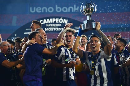 SE GANÓ A LO TALLERES, SUFRIENDO, CORTANDO CLAVO COMO SIEMPRE, NO PODÍA SER DE OTRA FORMA, QUE HUEVASOS TIENE ESTE CLUB PIJUDO
