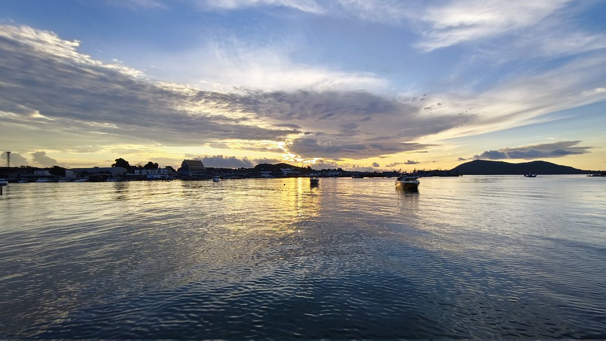 2011risk_weak's tweet photo. เช้านี้ https://t.co/8KcR7hsUMR