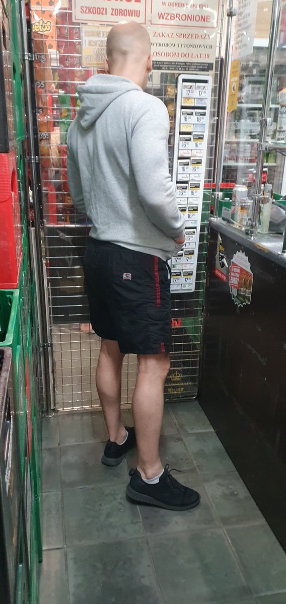 subguy_pl's tweet image. Zakaz sprzedaży alko? Kto to wymyślił?
#leather #skin #dick #worship #dominant