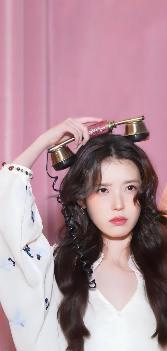 wyjc516's tweet photo. 아이유시
IU 2026 SEASON'S GREETINGS
mobile wallpaper-2
#아이유 #2025MAMAVOTE #iu https://t.co/TMXFUmVZ8o
