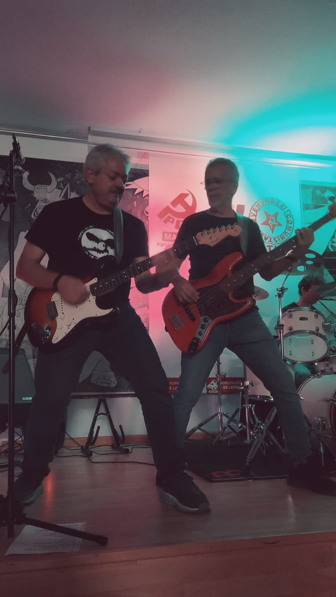 Esta tarde noche en el centro cultural Pablo Picasso de Madrid.
<a href="/tobravemysoul/">To Brave My Soul</a> y <a href="/TraposOficial/">TraposSuciosOficial</a> 
Dos bandas amigas que hemos compartido escenario. Una gran fiesta . Transmitido en directo en ondalatina.com.es