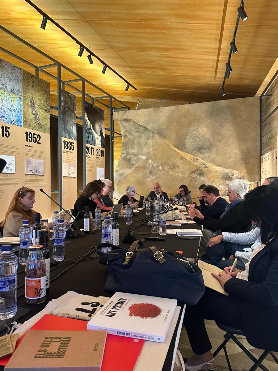 👍Nos  reunimos en <a href="/Cogul/">C O G U L</a>, Lérida  con el #MinisterriodeCultura y  los 6 DG de Patrimonio Cultural en la Comisión del Arte Rupestre del Arco Mediterráneo de la Península Ibérica”, <a href="/mur_arampi/">Arte Rupestre del Arco Mediterráneo ARAMPI</a>, para valorar los Planes de gestión de este bien declarado Patrimonio Mundial <a href="/UNESCO/">UNESCO 🏛️ #Education #Sciences #Culture 🇺🇳</a>