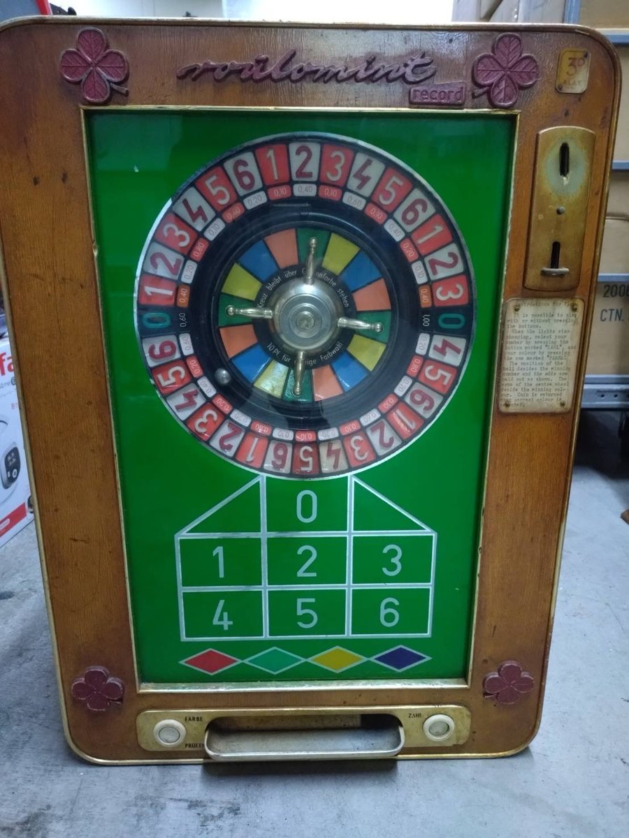 レトロなゲーム台が入荷しました 飲食店でオブジェとして使われていたもので動作しません 各16,500〜33,000円 キンブルみよし店