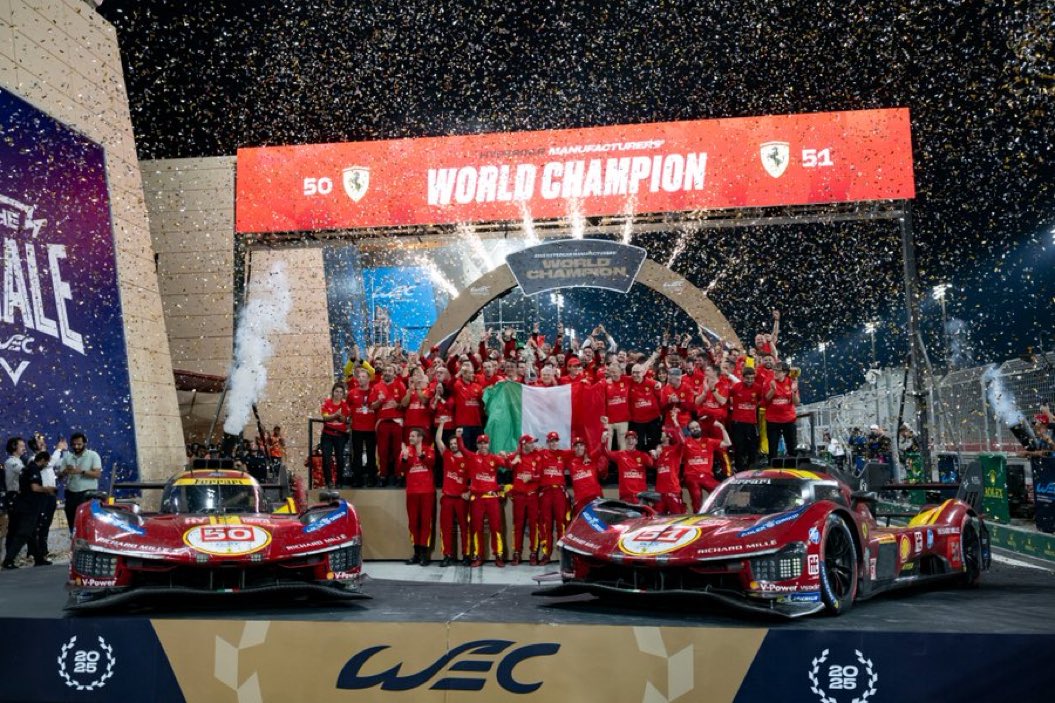 Varrida da Ferrari. Primeiro título num mundial de carros esporte desde 1973, com o mesmo #51 de Giovinazzi/Pier Guidi/Calado que tirou os italianos da fila em Le Mans. 

Entregue a final do WEC, no Bahrein, pelo <a href="/grandepremio/">Grande Prêmio</a> e GPTV, muito grato a todos que prestigiaram!
