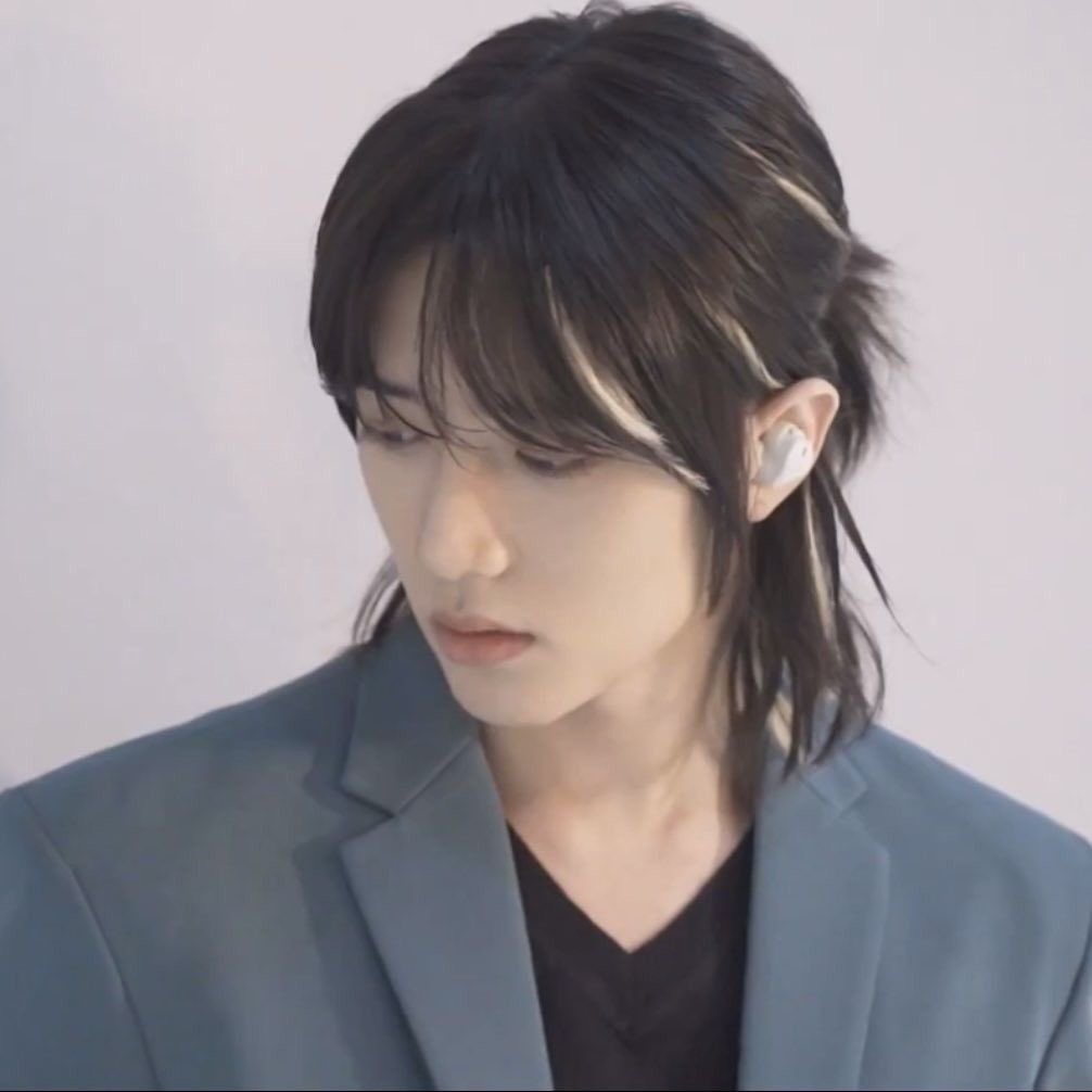 Hello MOAs, it's time so please retweet and reply with your favorite picture of Beomgyu plus the tags. And please don't forget to vote on Mnet plus.

I vote for #TOMORROWXTOGETHER on #2025MAMAVOTE